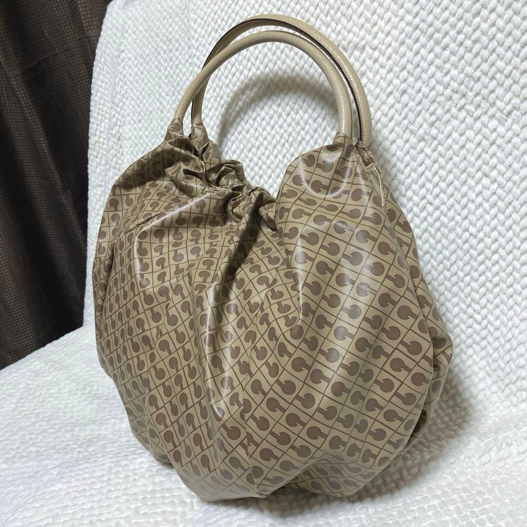 みこちゃん様 ゲラルディーニ ソフティ トートバッグ 肩掛け可能 A4可