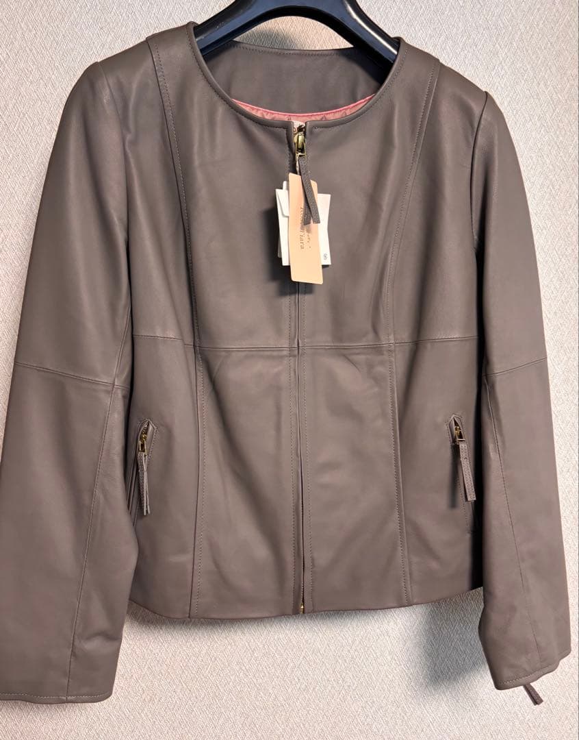 ローズティアラ　42 レザージャケット　新品タグ付き　定価50,600円