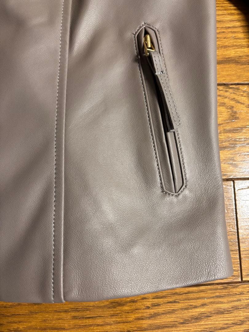 ローズティアラ　42 レザージャケット　新品タグ付き　定価50,600円