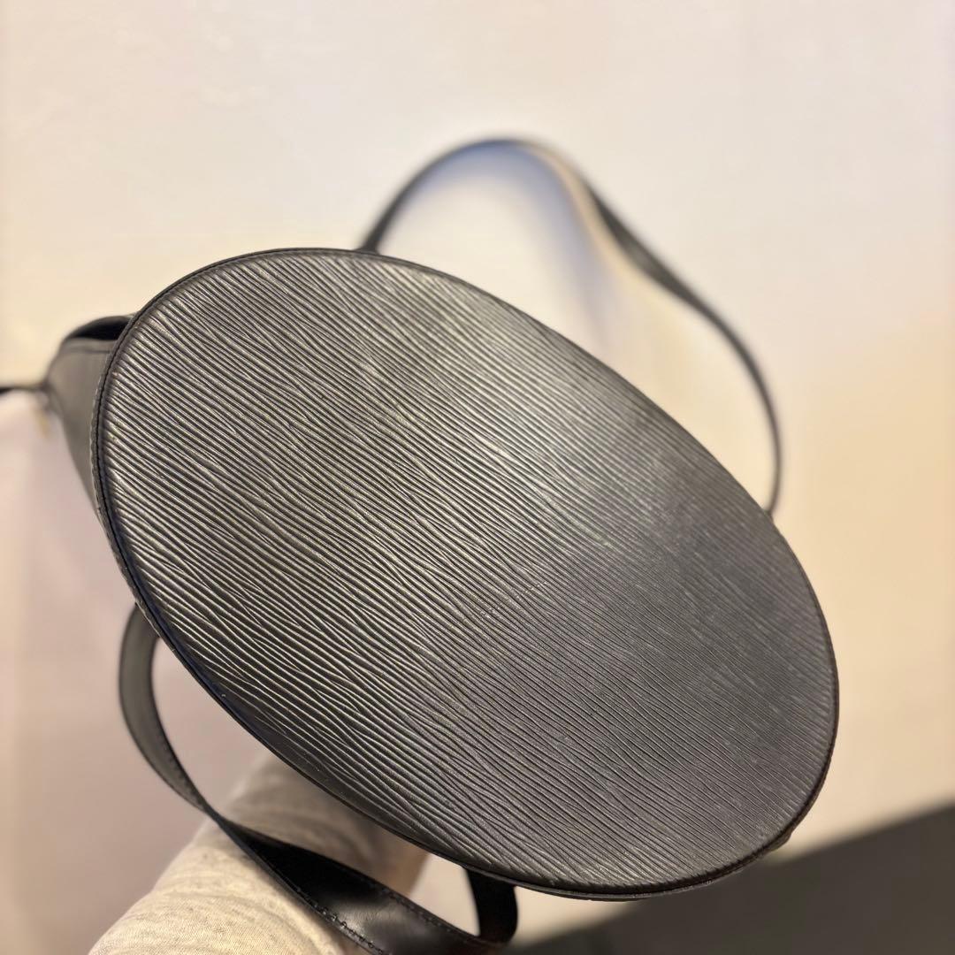 ルイヴィトン エピ サンジャック ブラック 黒