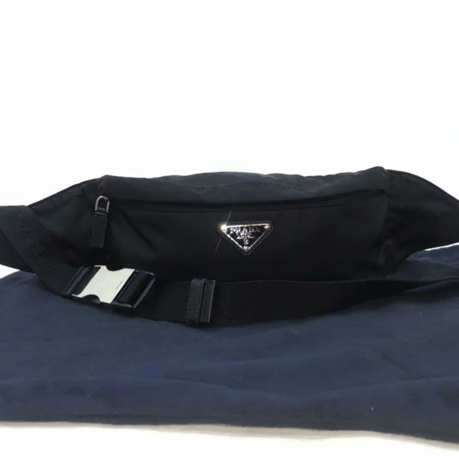 【極美品】プラダ ウエストポーチ サフィアーノ×ナイロン 黒 ショルダーロゴ