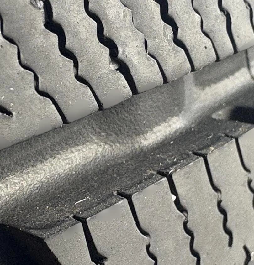 ②ヨコハマ スタッドレスタイヤ 205/55R16