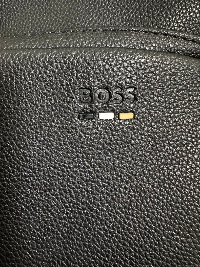 HUGO BOSS ボディバッグ　美品　黒　メンズ