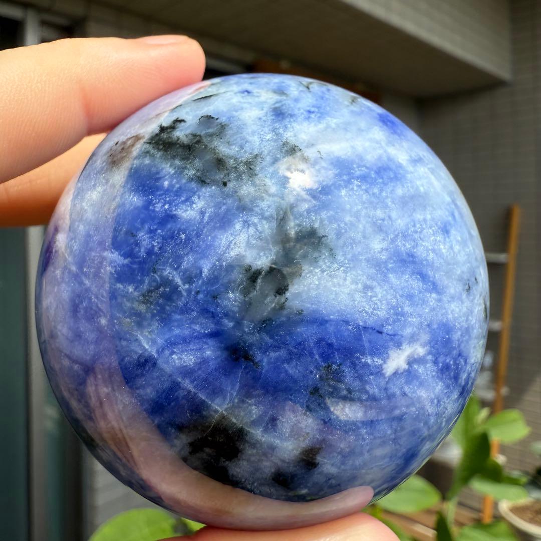 高品質　ハックマナイト　台座付き　スフィア　66.6mm 紫外線蛍光　天然石①