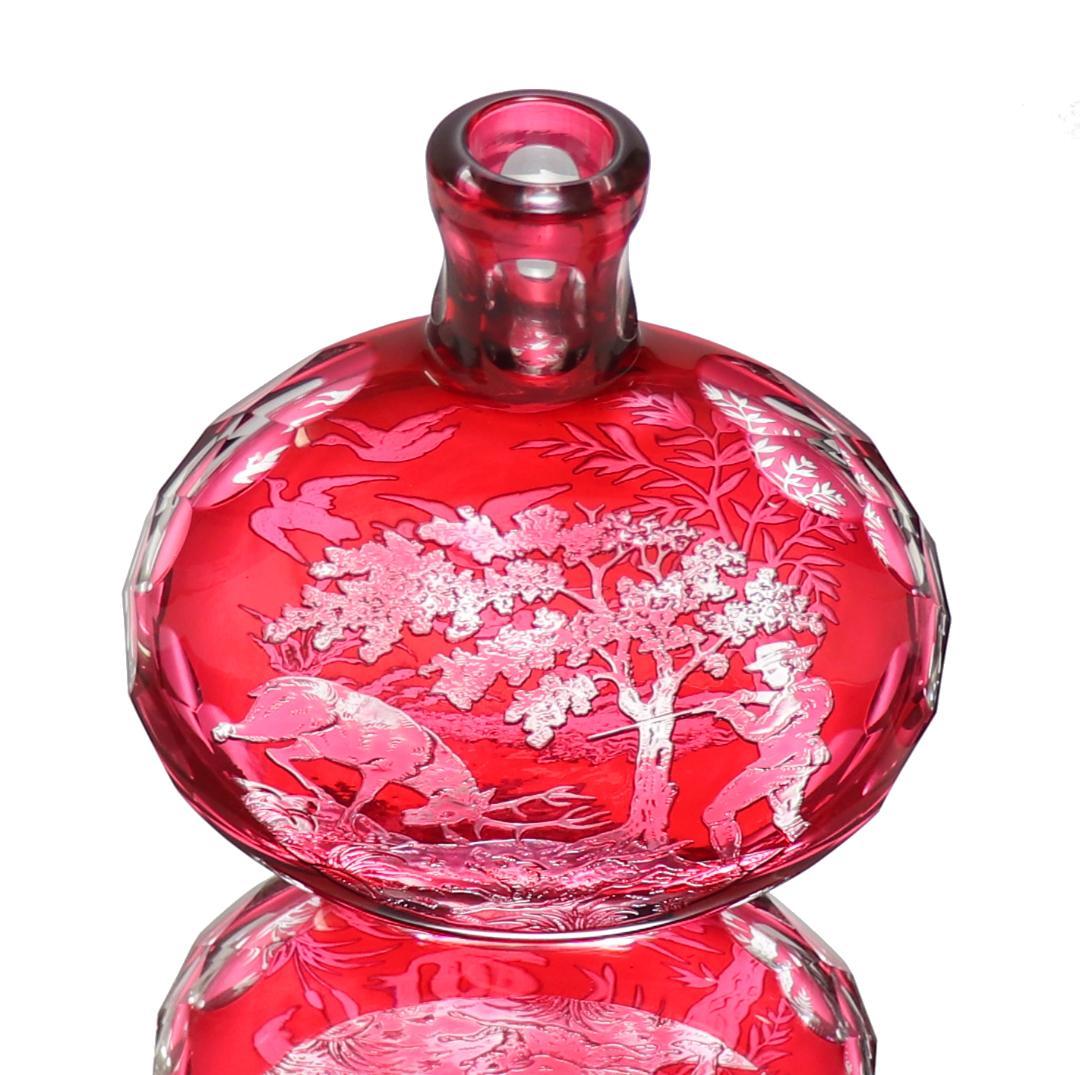 オールド・サンルイ 美品 ルビー被せクリスタル カメオ彫刻 香水瓶 二つの情景