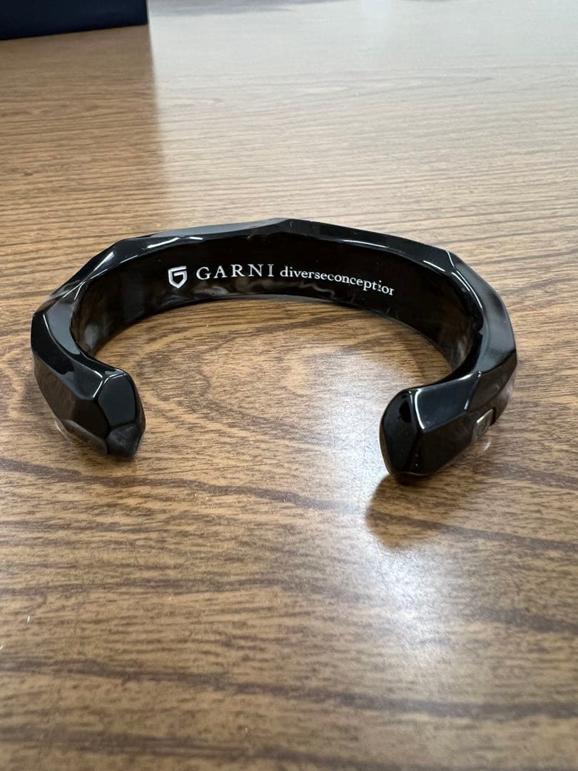 GARNI ブラックバングル