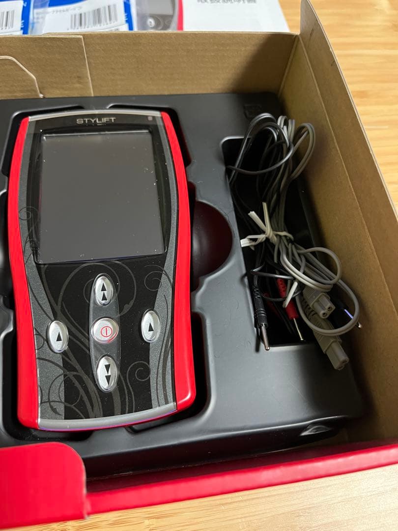 伊藤超短波　家庭用EMS機器　スタイリフトSTYLIFT