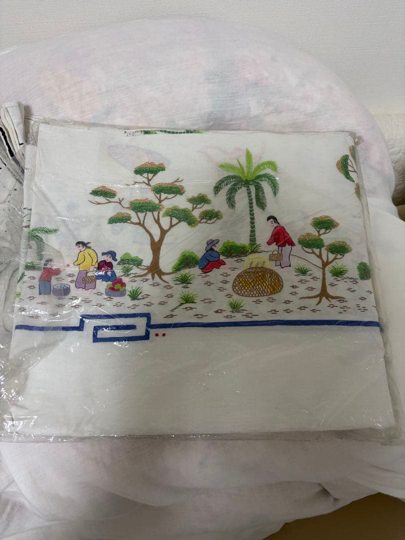 刺繍テーブルクロス 風景と人物