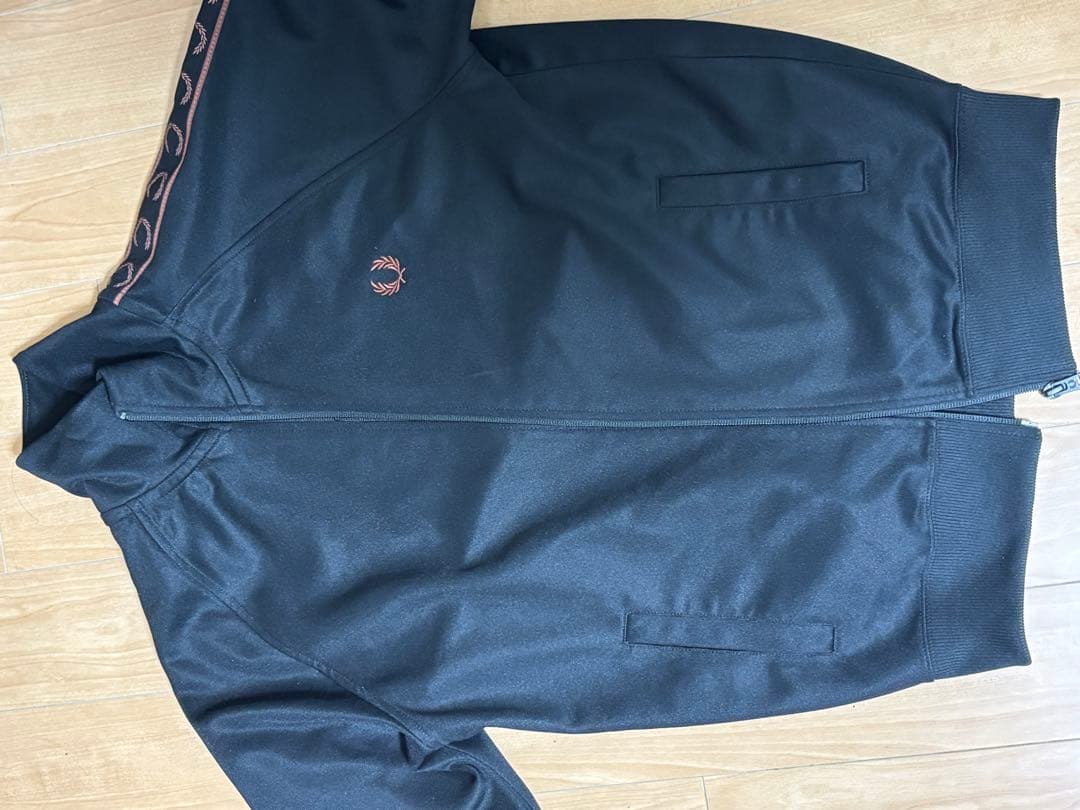 フレッドペリートラックジャケット