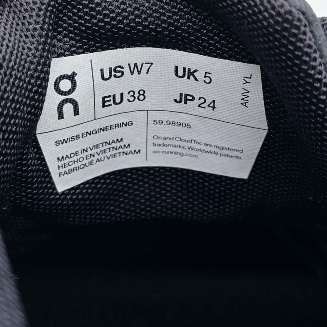 ✨未使用級✨On オン Cloud6 クラウド6 スニーカー 黒 24cm