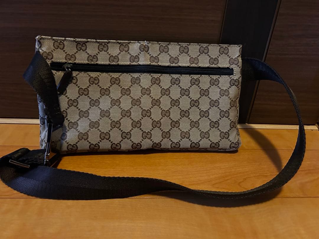 【最終値下げ‼️】GUCCI ボディバッグ／ウエストバッグ GG柄 キャンバス