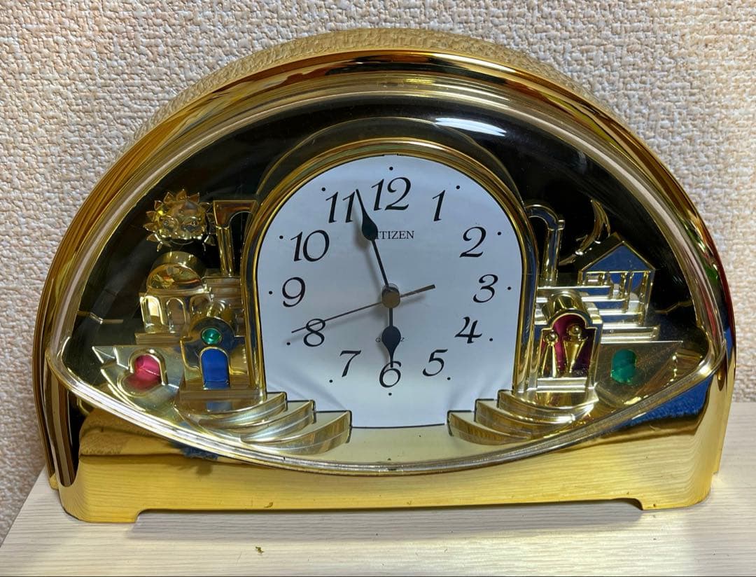 CITIZEN置き時計　ゴルド　電池単3一本で数年使います。