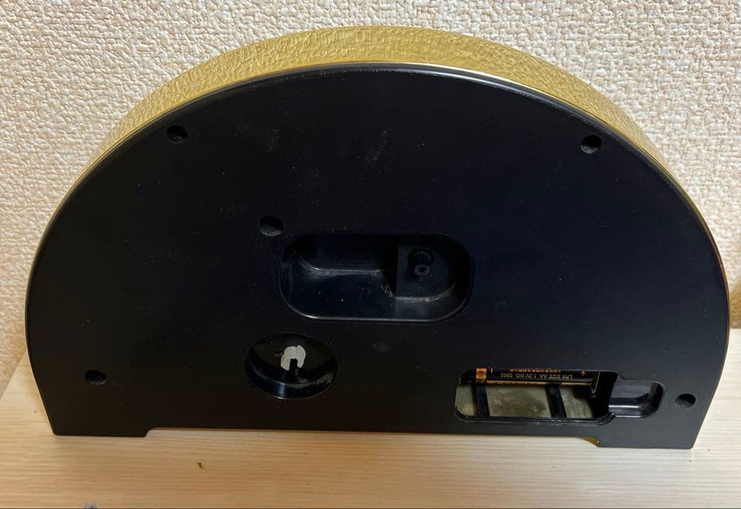 CITIZEN置き時計　ゴルド　電池単3一本で数年使います。