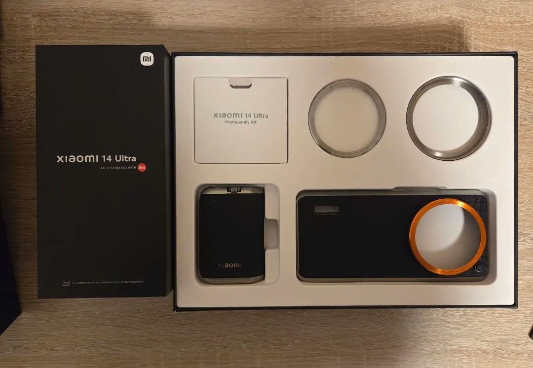 Xiaomi 14 Ultra 本体 ケース付き