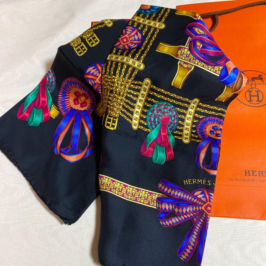 エルメス　スカーフ　カレ　90 馬のリボン飾り　黒