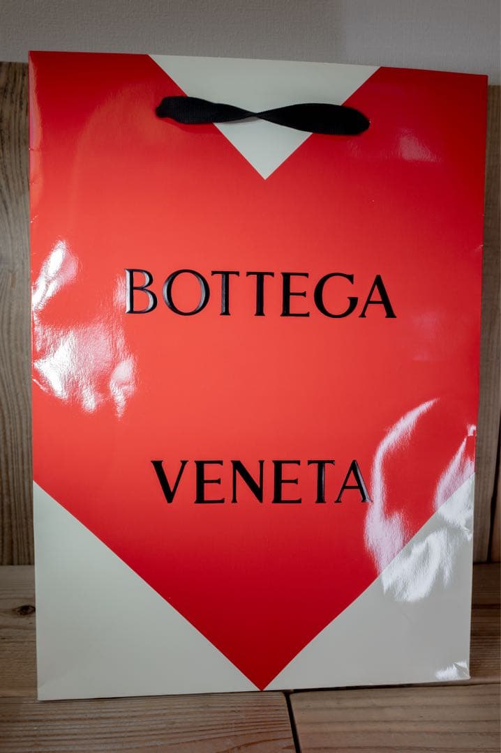 【美品】BOTTEGA VENETA ボディバッグ　マキシイントレ