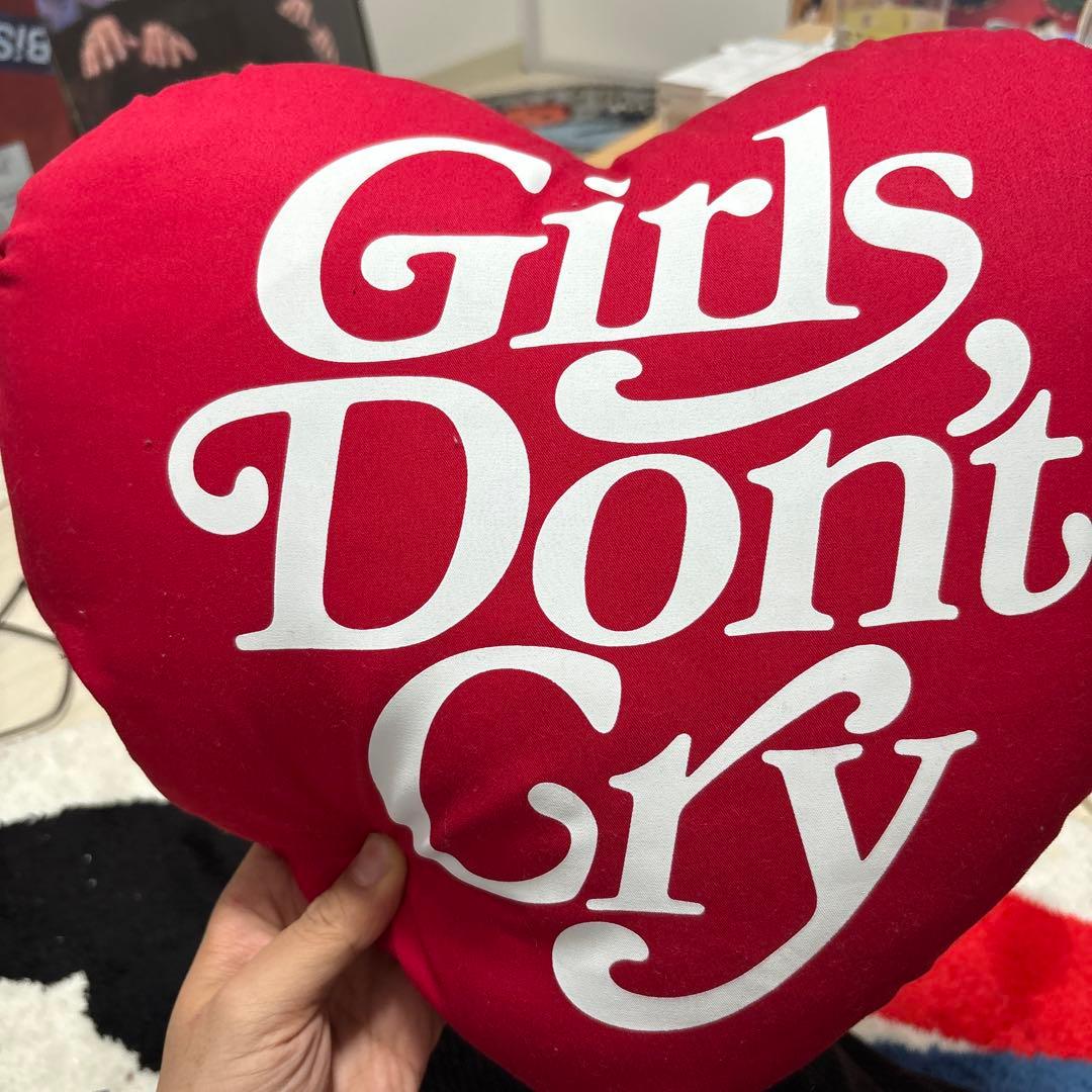 Girls Don't Cry ハートクッション VERDY GIFT SHOP