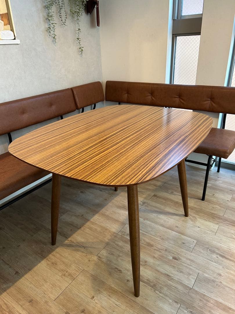 ✴︎カリモク60 Dテーブル　ダイニングテーブル✴︎