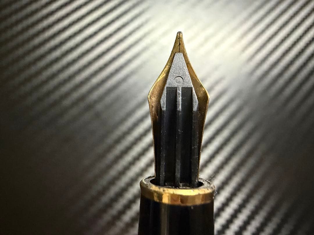 美品 モンブラン マイスターシュテュック 144 万年筆 ブラック 全金 F