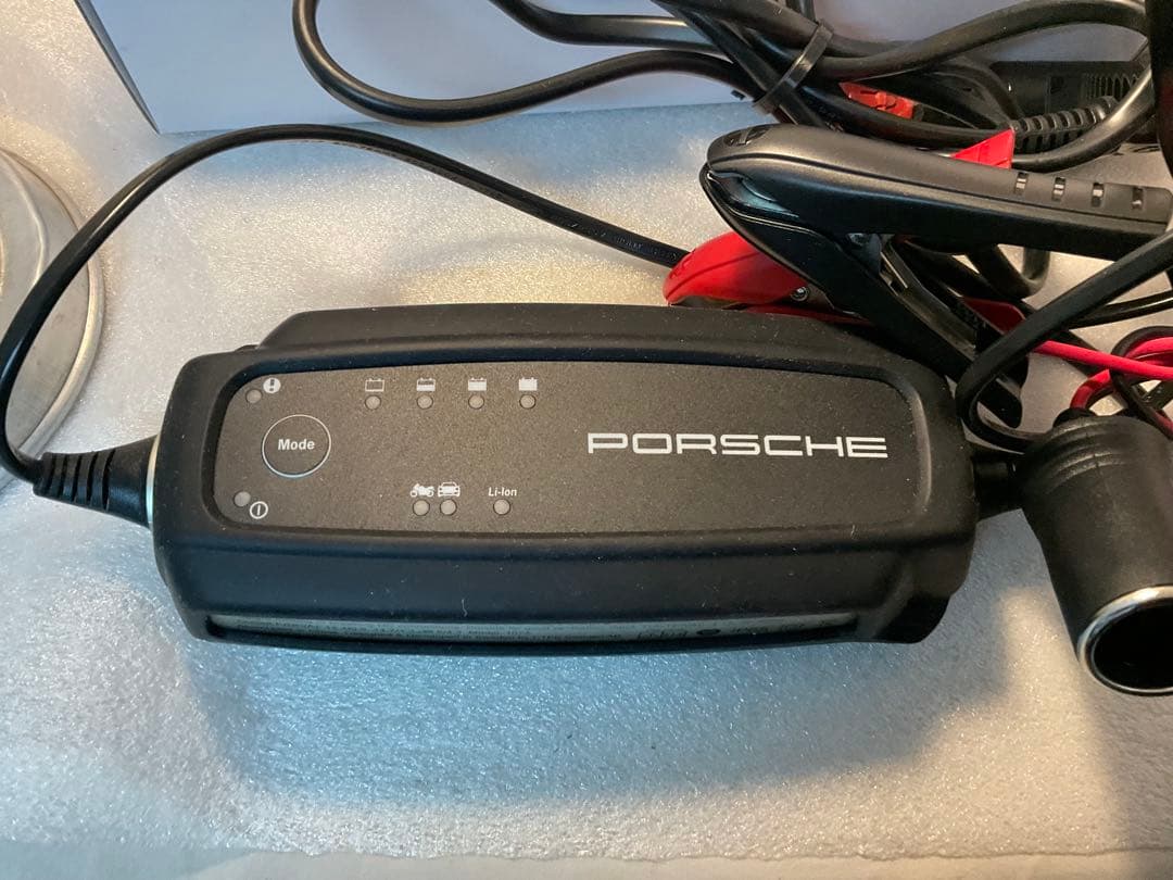 PORSCHE バッテリーチャージャー　Charger ポルシェ