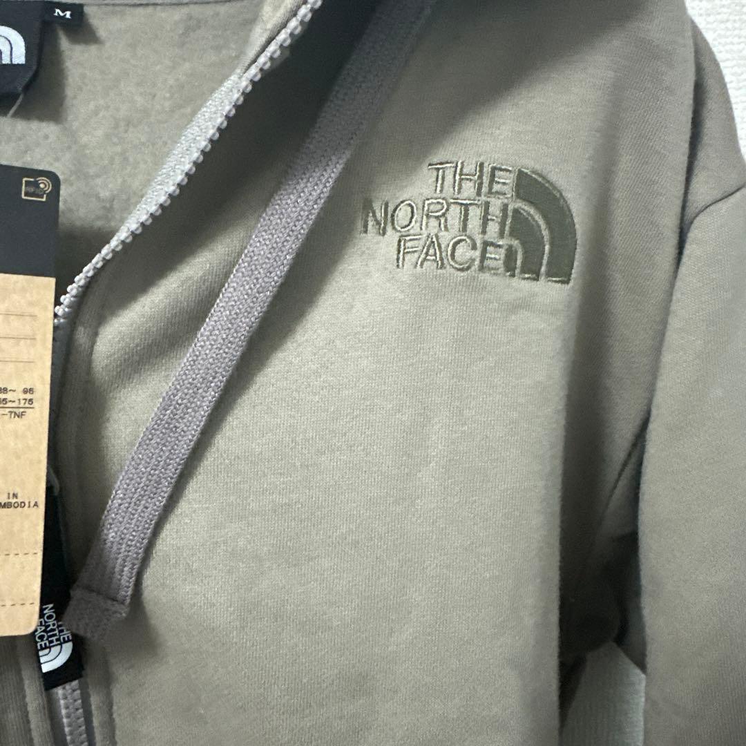 新品未使用タグ付き　ザノースフェイスパーカー