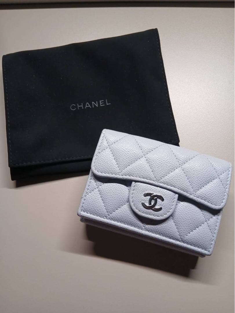 美品 CHANEL キャビアスキン ミニウォレット 三つ折り財布 ライトブルー