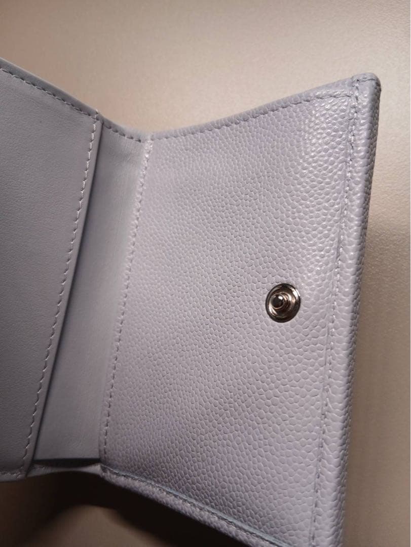 美品 CHANEL キャビアスキン ミニウォレット 三つ折り財布 ライトブルー