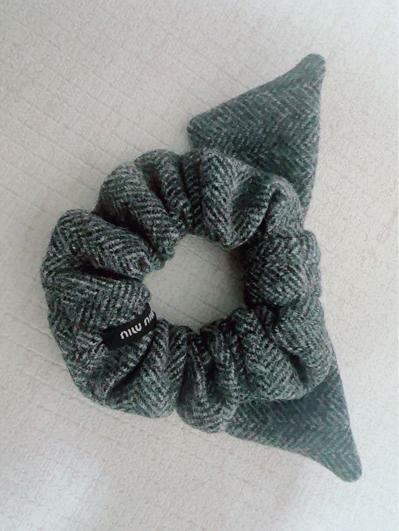 Miu Miu ミュウミュウ　シェブロン ウール シュシュ