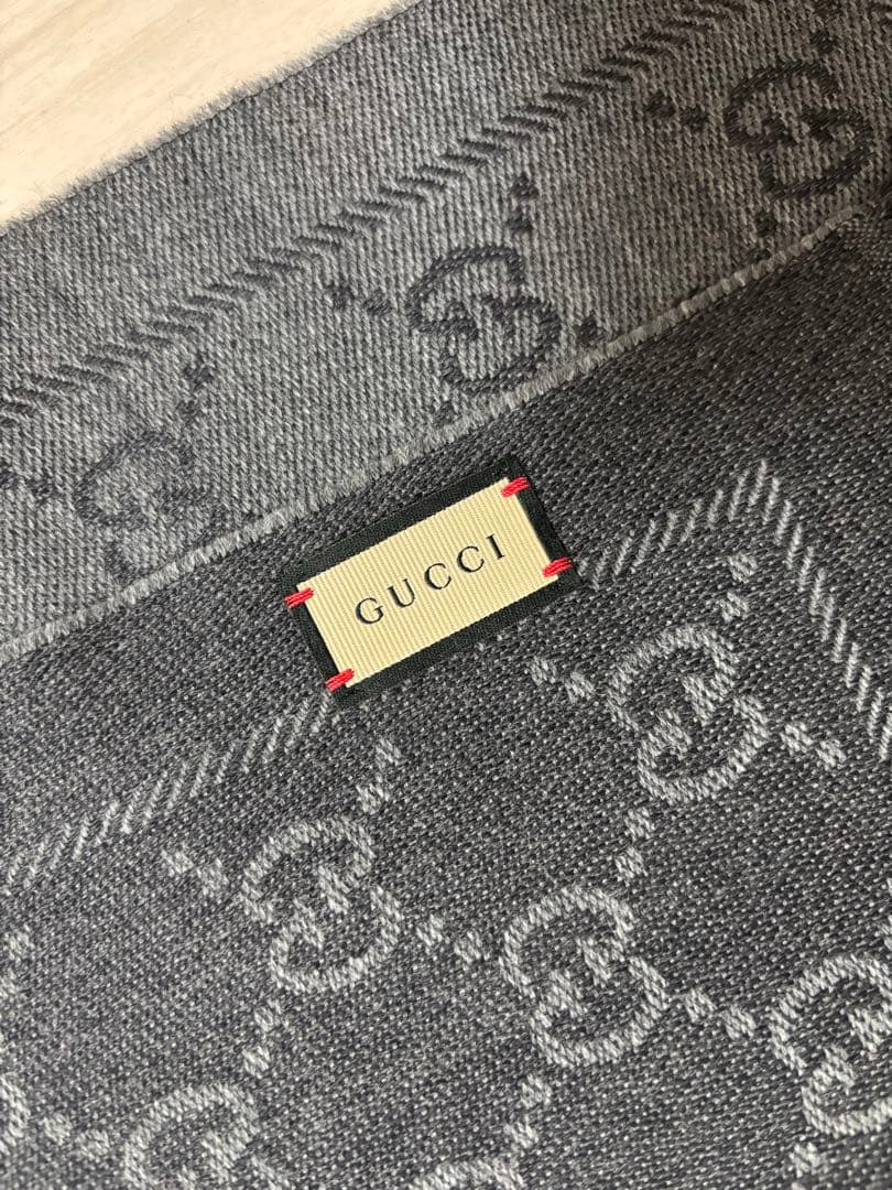 GUCCI　GG柄　GGパターン　マフラー　グレー✕黒　ITALY製