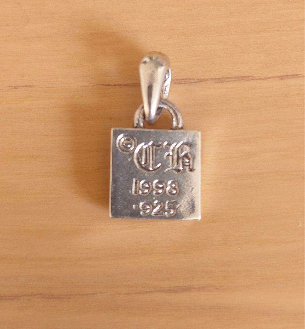 CHROME HEARTS クロムハーツ フレームドCHプラスチャーム フレア