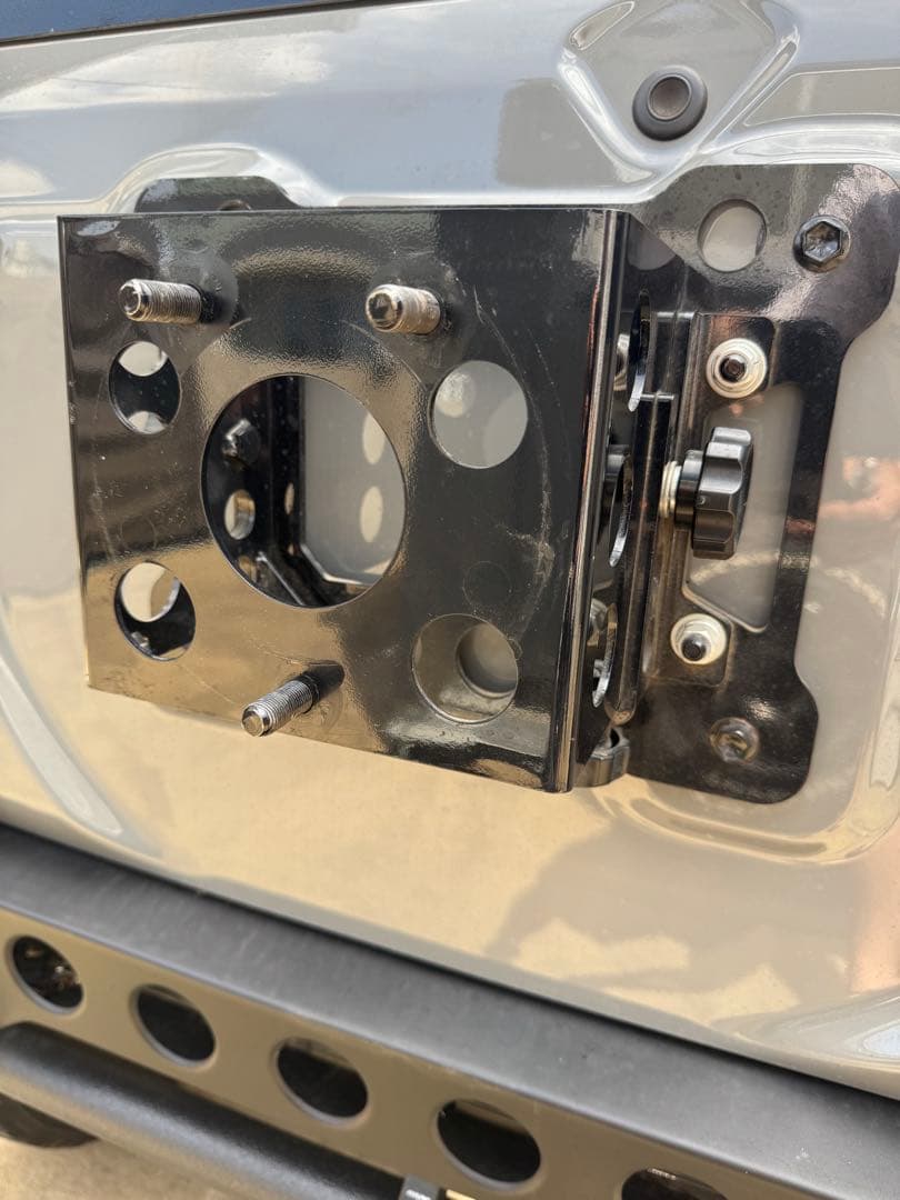 k*o様 アピオ (APIO) スペアタイヤブラケット　ジムニー　JB64