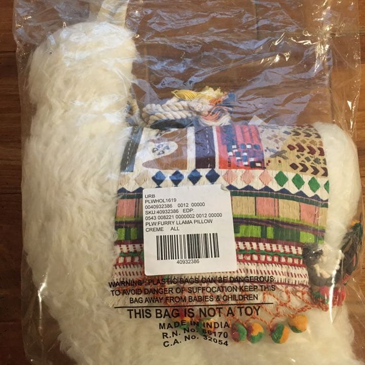 クッション・座布団 UrbanOutfitters Furry Llama Pillow