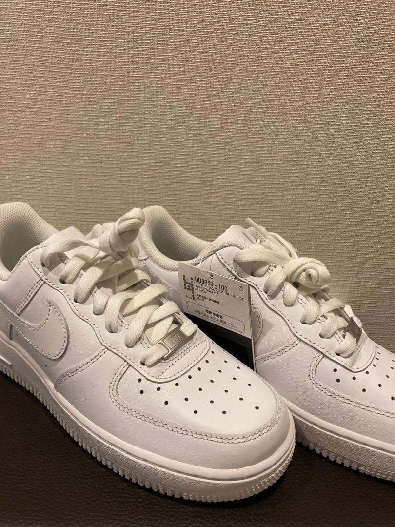 新品タグ付きNike Air Force 1 24.5cm