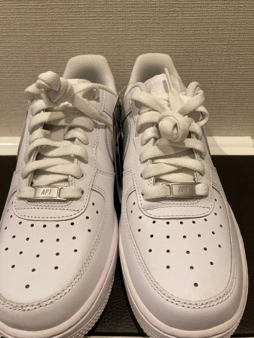 新品タグ付きNike Air Force 1 24.5cm