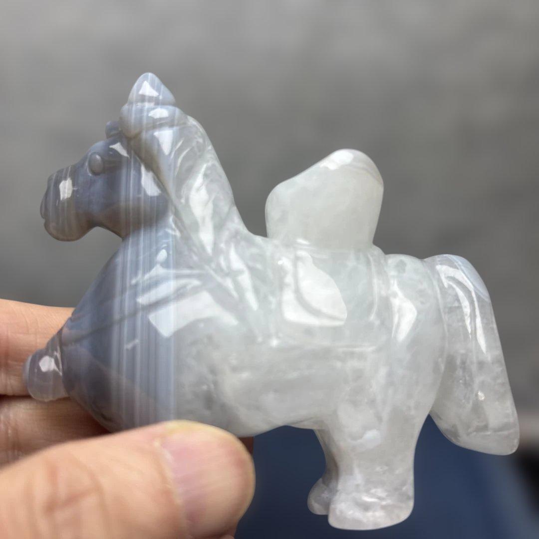 最高品質瑪瑙　馬の置き物　台付き　12-1