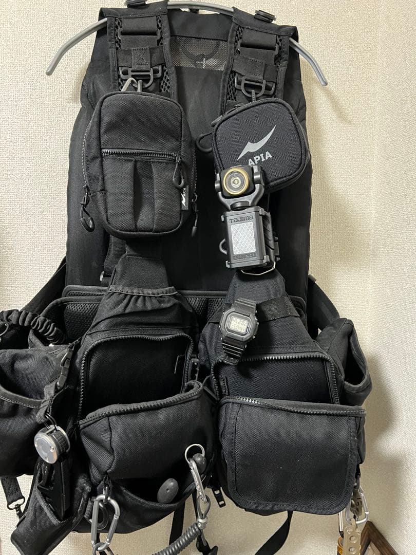 APIAアングラーズサポートベスト Ver.4 ノーネーム　極美品