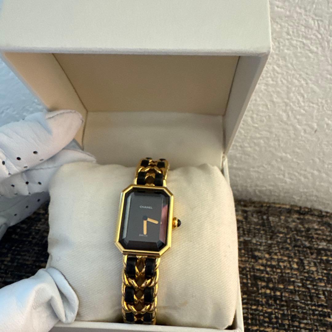 CHANELプレミエール Mクォーツ腕時計 ゴールド/ブラック　A30