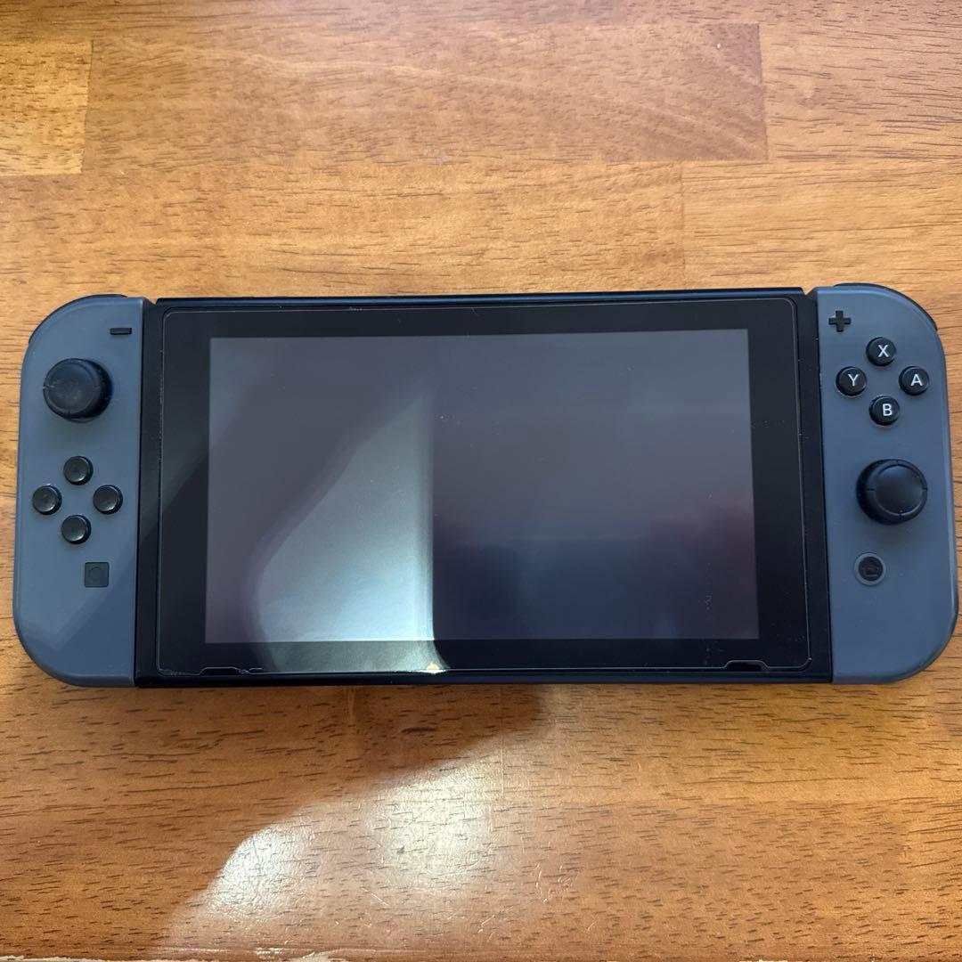 Nintendo switch 本体、ドック、キャリングケース付き