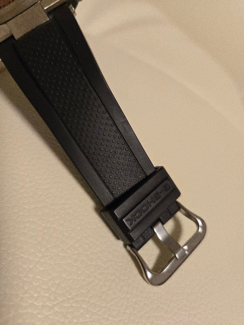 CASIO　G-SHOCK 　gst-b100