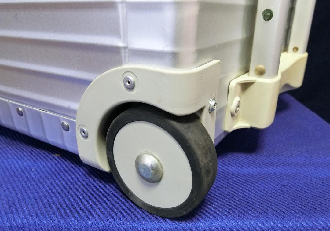 リモワ　RIMOWA IBM アルミケース　返品可