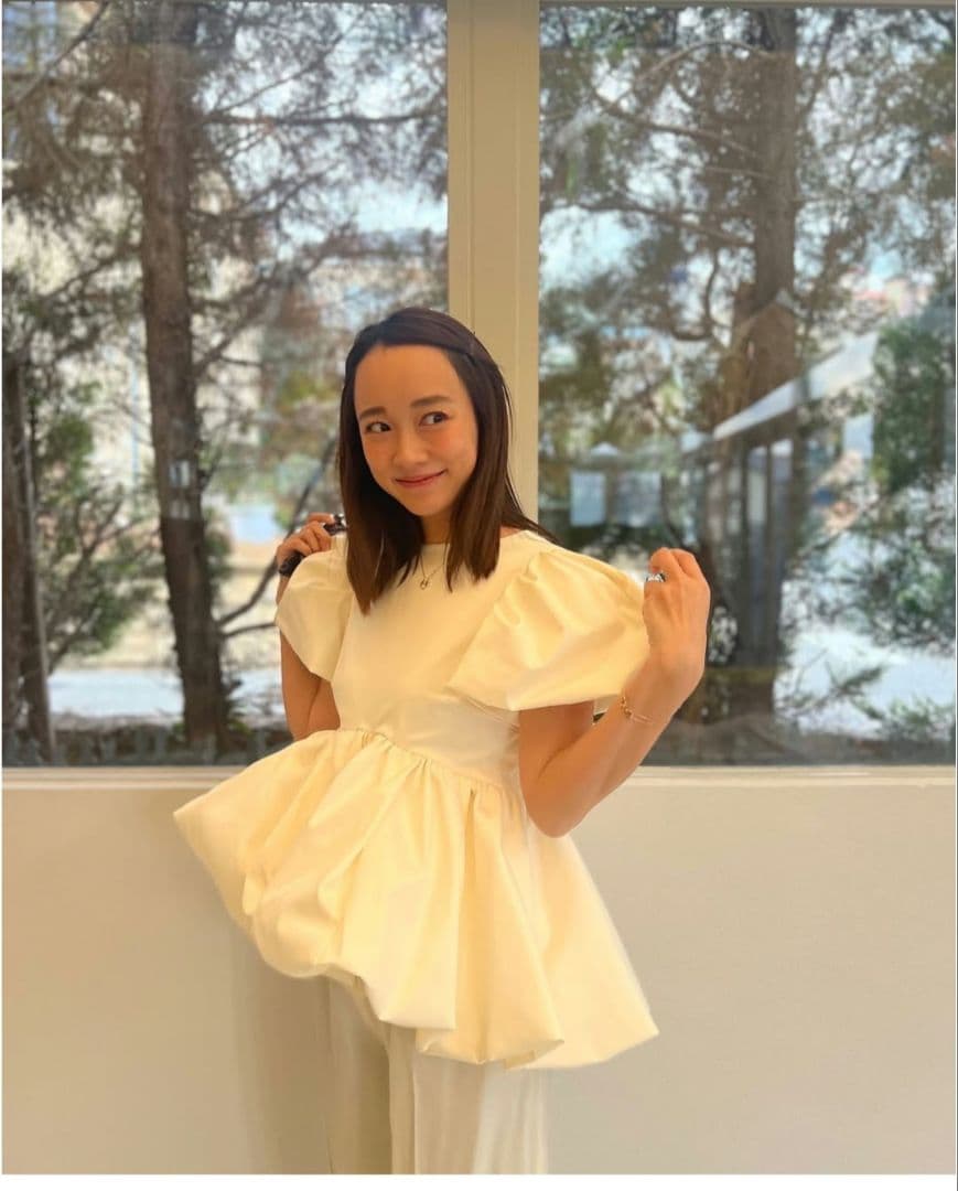 ロージーモンスター フレアシルエット パフスリーブ トップス