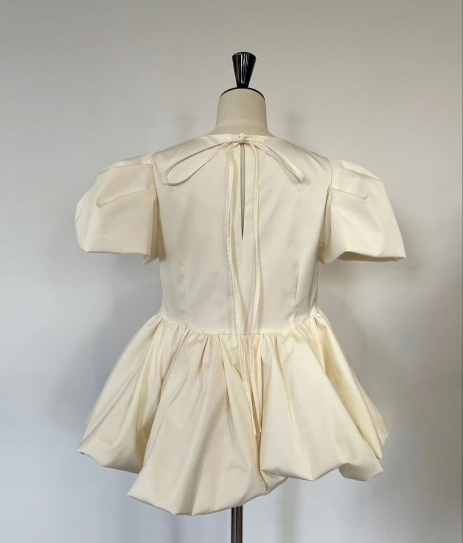 ロージーモンスター フレアシルエット パフスリーブ トップス