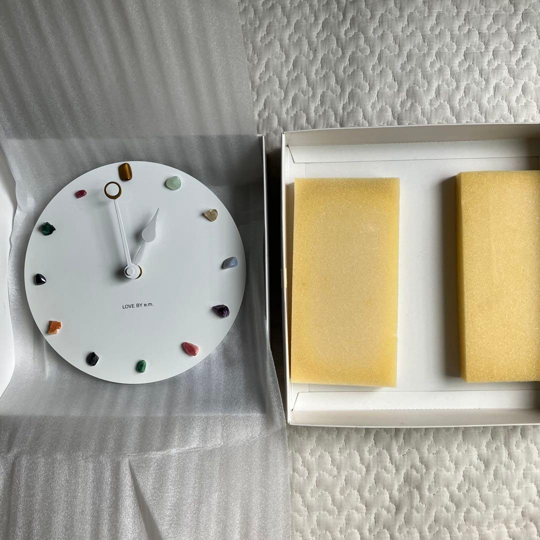 LOVE BY e.m. 壁掛け時計 ウォールクロック 鉱物 鉱石 天然石 白