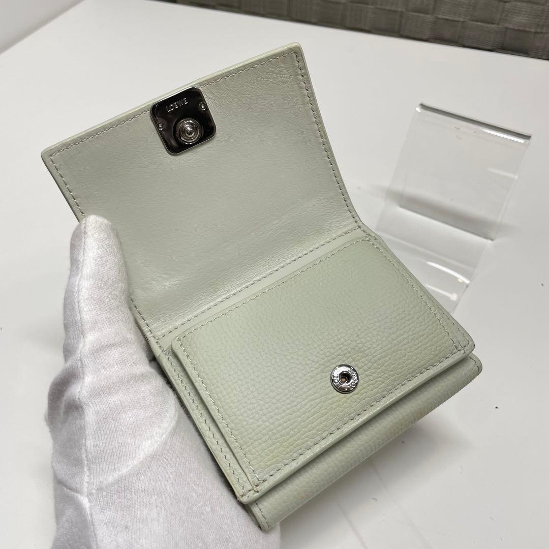 ブ*✨様 LOEWE ライムグリーン トライフォールド　レザー 三つ折り財布
