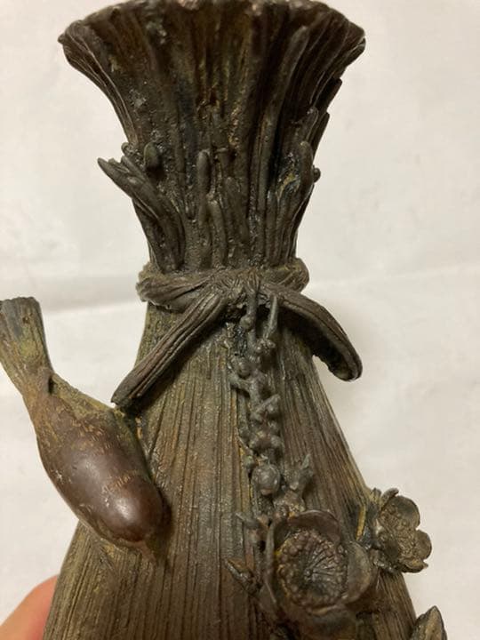 古銅製花瓶，時代物，在銘あり，重約2000克。