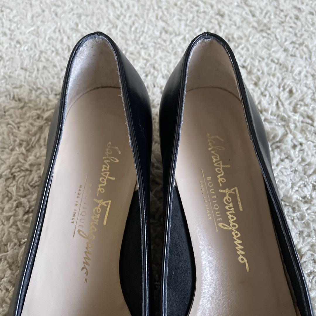 【美品】Ferragamo フェラガモ 7C黒 パンプス ヴァラ