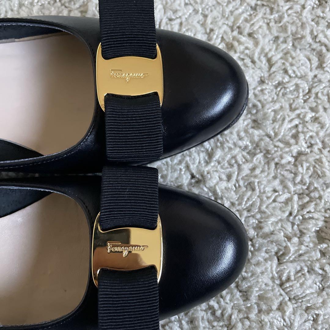 【美品】Ferragamo フェラガモ 7C黒 パンプス ヴァラ