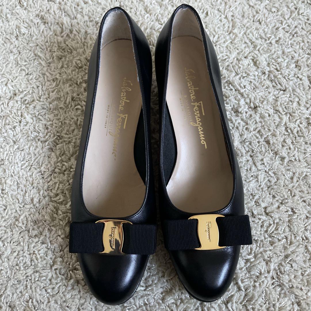 【美品】Ferragamo フェラガモ 7C黒 パンプス ヴァラ