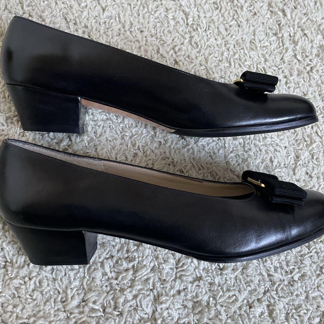 【美品】Ferragamo フェラガモ 7C黒 パンプス ヴァラ