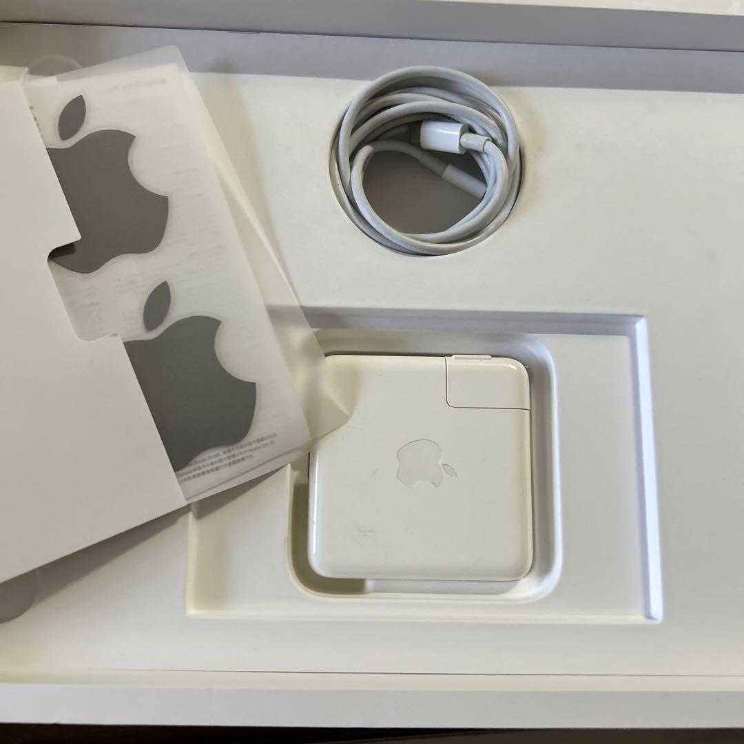 MacBook Pro 13 インチ 2020年モデル Ｍ１　256GB